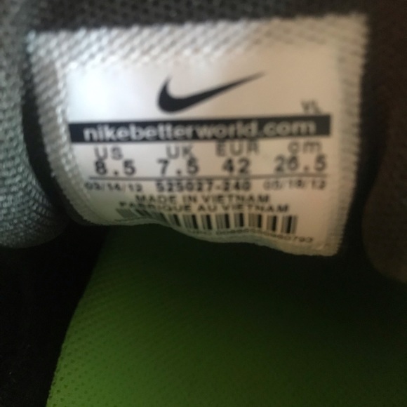 Easy used-NIKE sneakers! SIZE: 8.5-SUPER comfy. - Picture 3 of 5
